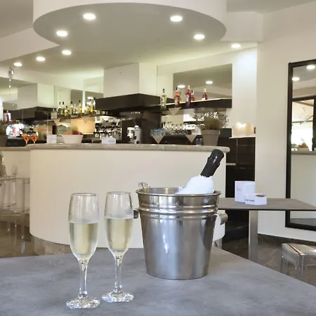 Hotel Mhotelsgroup 3*