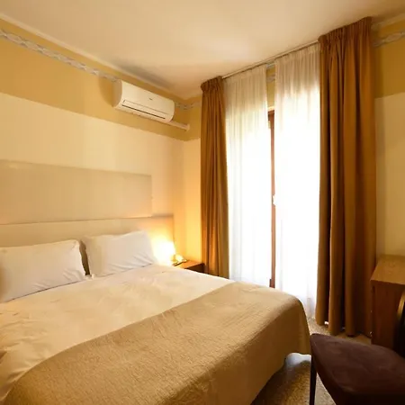 فندق Mhotelsgroup 3*