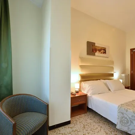 Hotel Mhotelsgroup 3*