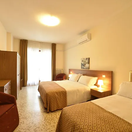 Mhotelsgroup Отель 3*